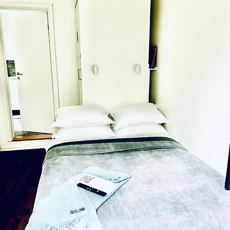 Studio 104- Free Parking Onsite -Private Entrance Reykjavík Exterior foto